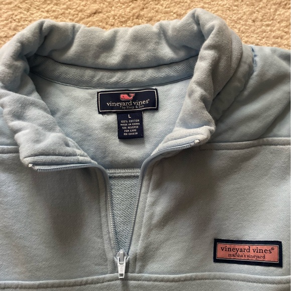 EUC 
Men’s Large Vineyard Vines Sky Blue Quarter Zip Shepshirt - Picture 3 of 3